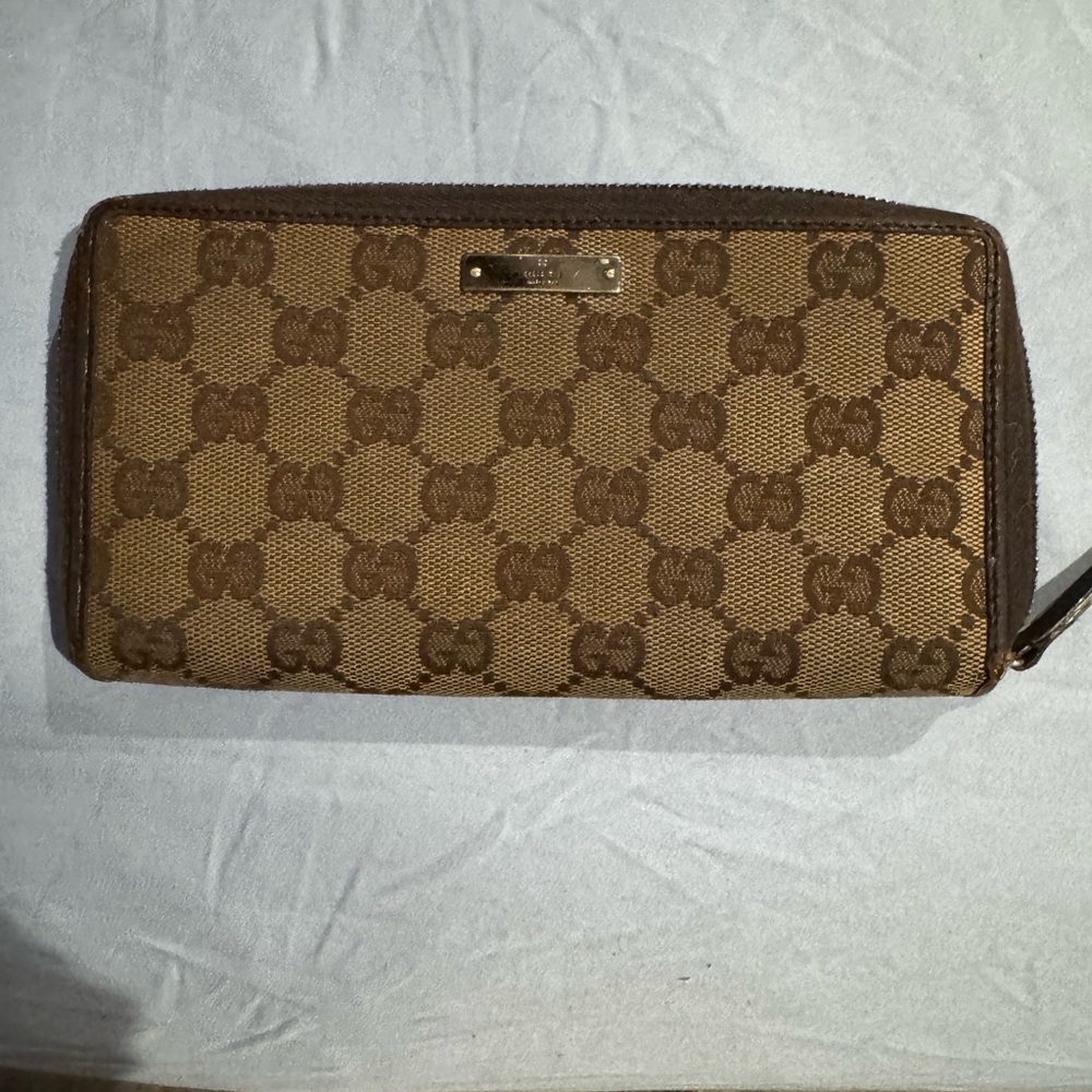 Gucci monogram wallet
